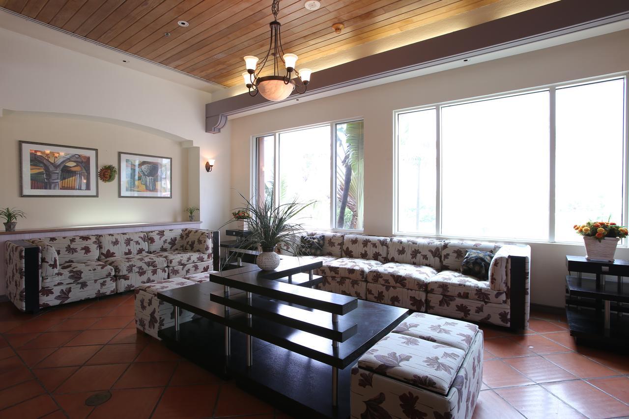 Hotel Santa Fe Tamuning Buitenkant foto